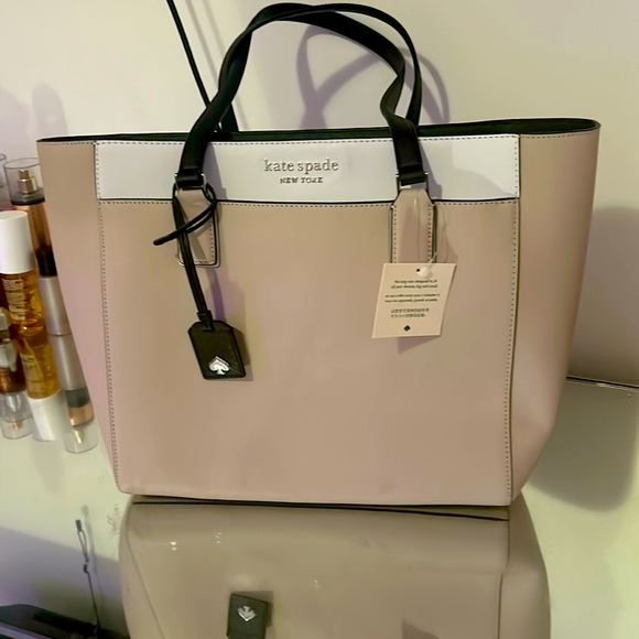 kate spade purse - Picture 1 of 4